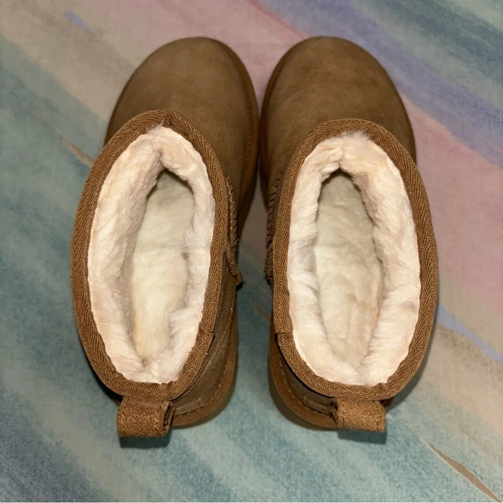 UGG Classic Ultra Mini Platform shoes size 8